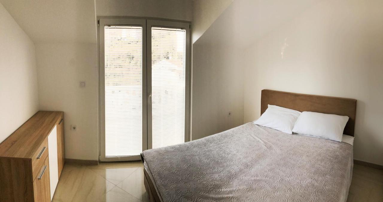 Viktor Apartment Херцег Нови Екстериор снимка