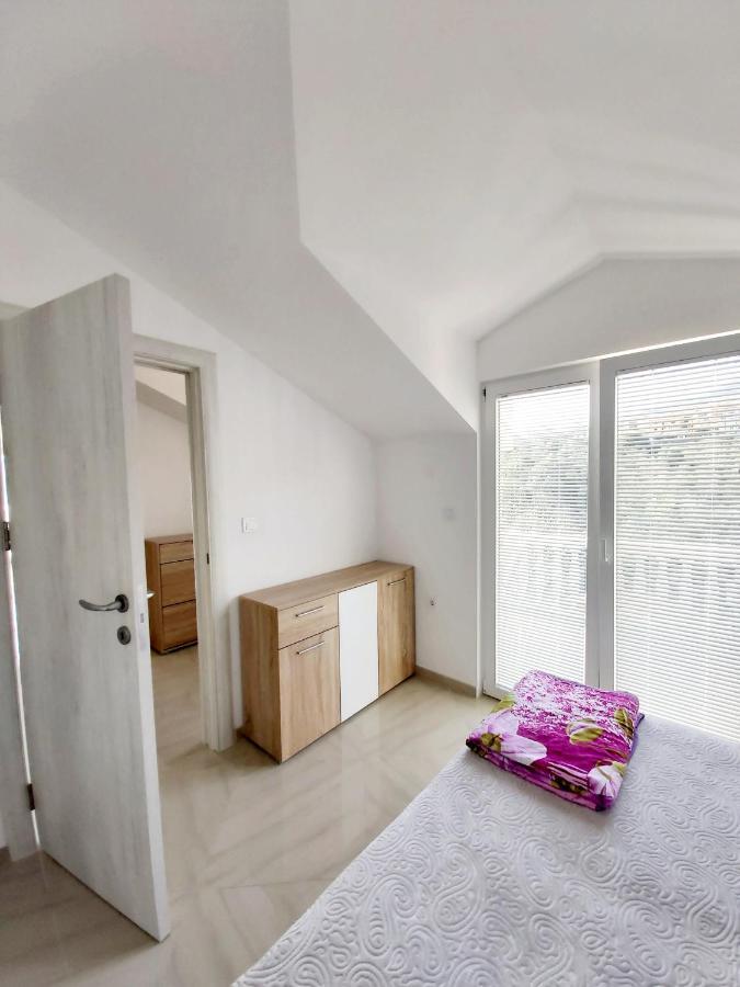 Viktor Apartment Херцег Нови Екстериор снимка