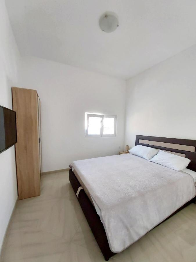 Viktor Apartment Херцег Нови Екстериор снимка